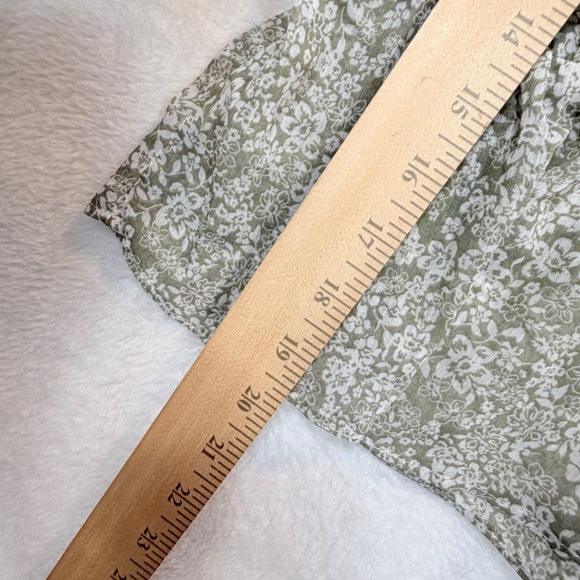 Dynamite Blouse Womens Size Large Beige Floral Cottagecore Boho Cropped Semi She - Picture 7 of 10